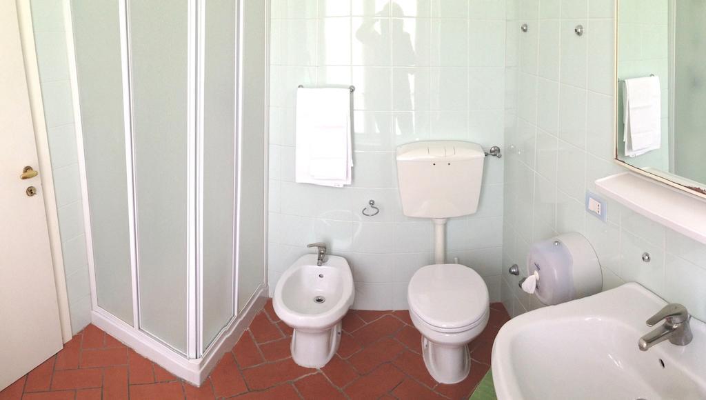 Ospitalia Del Mare Hostel Леванто Номер фото